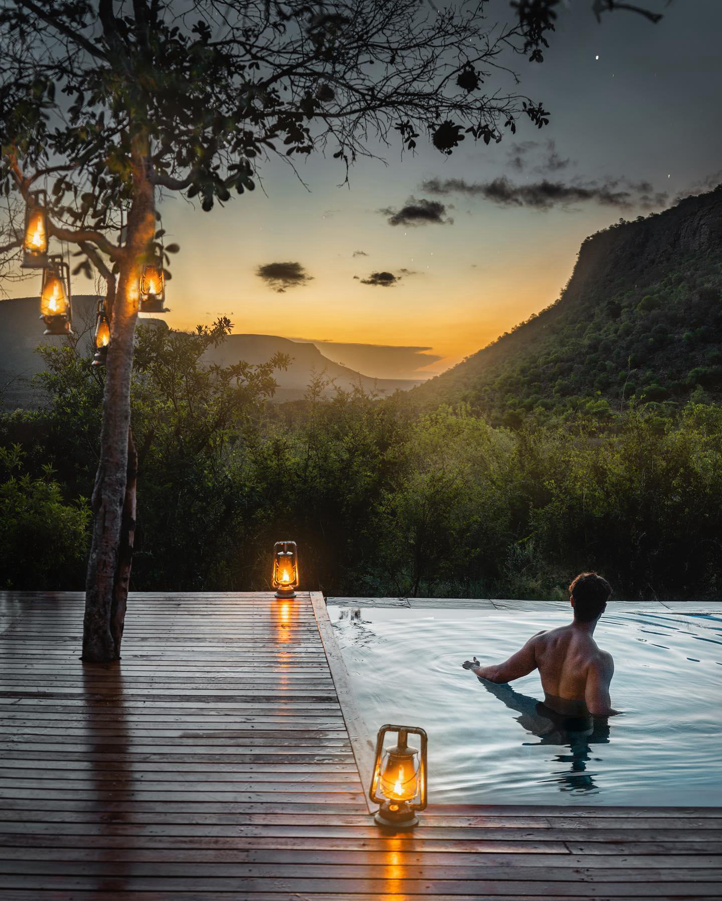 Dr.Ali Alsulaiman - The magnificent view from the infinity pool at Mountain Lodge #maratabaluxurylod