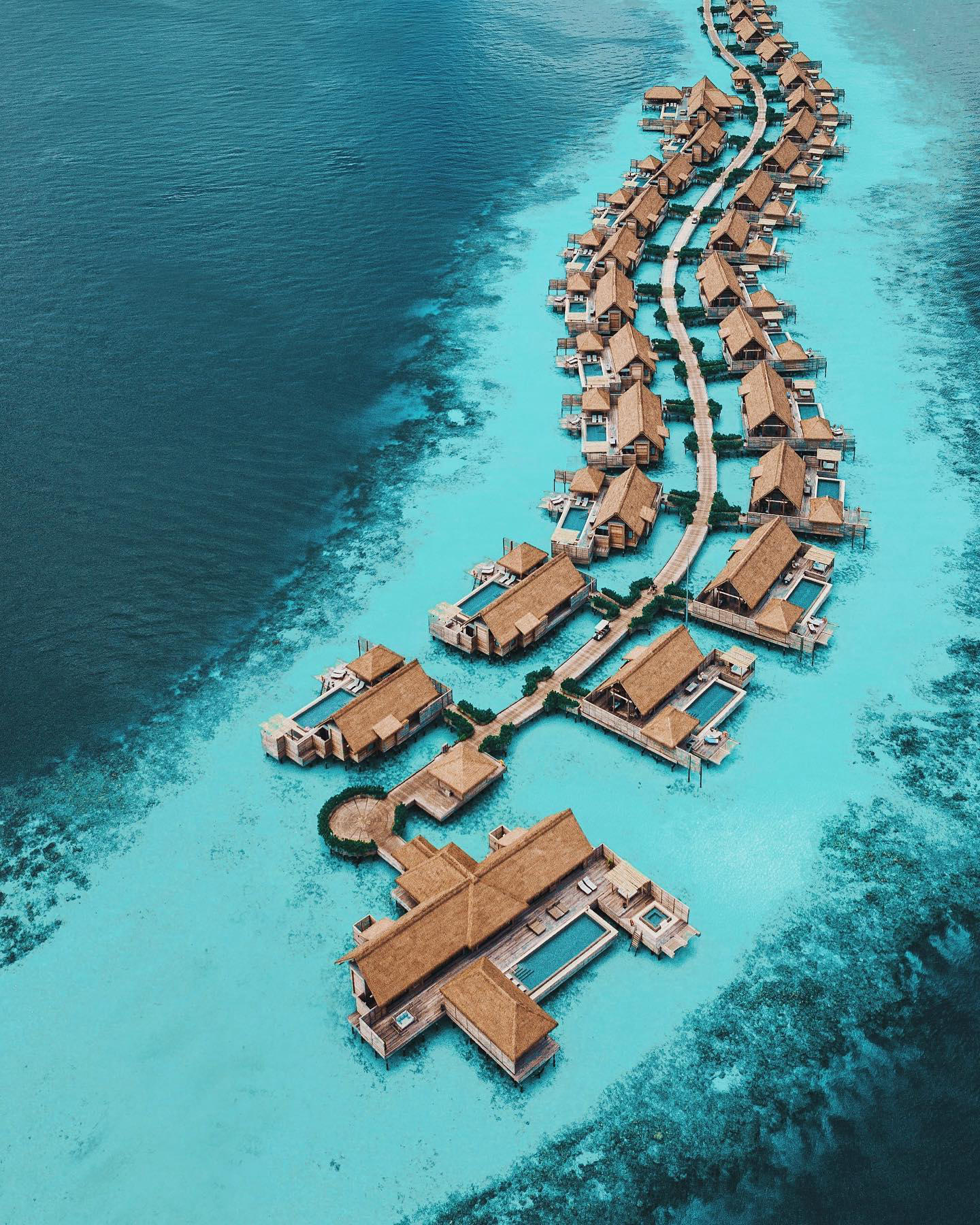 Waldorf Astoria Maldives - Nothing but tranquil surroundings and endless blues await your discovery