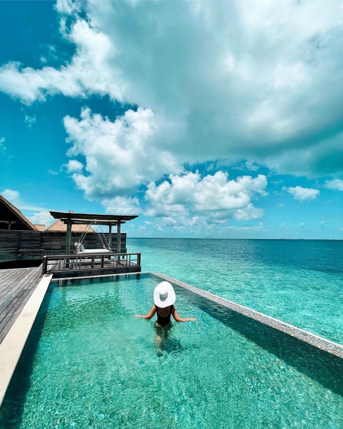 Waldorf Astoria Maldives - The ultimate luxury